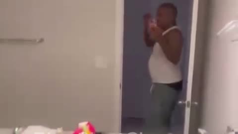 LIONEL SHOWS CC’s NASTY BATHROOM. HE SAYS HES TAKING CC DOWN!