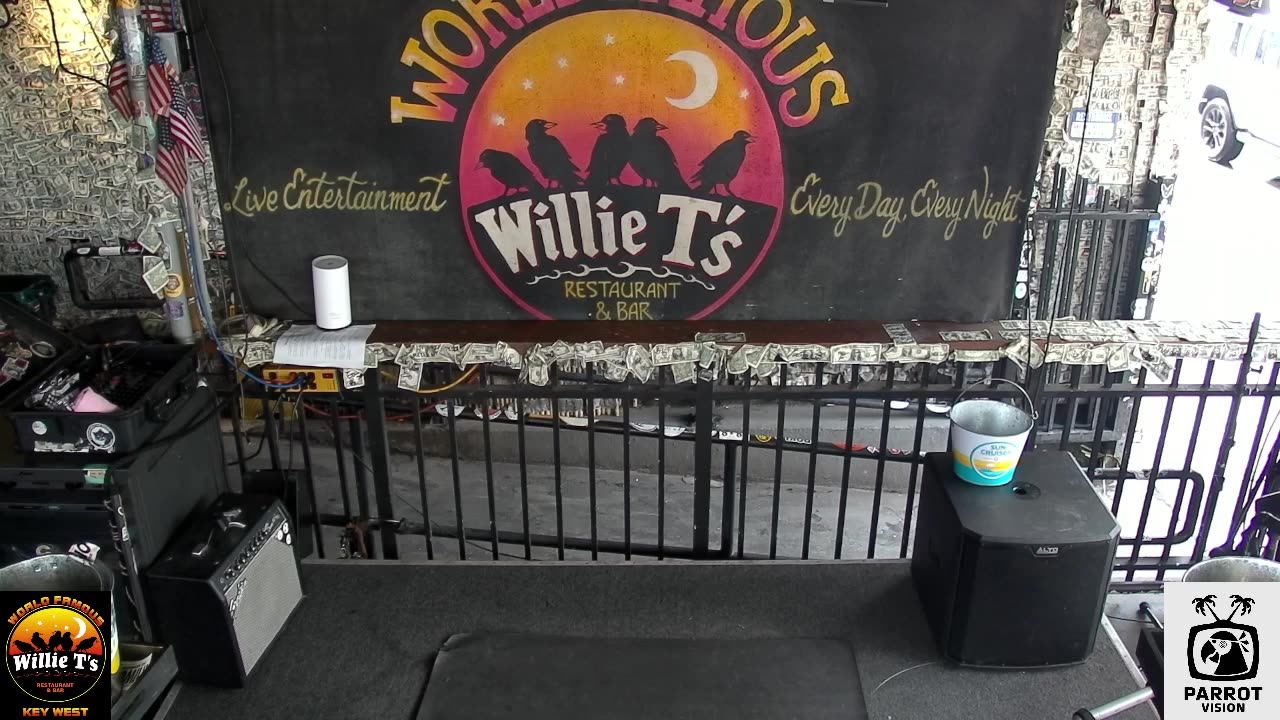 LIVE Music Everyday!