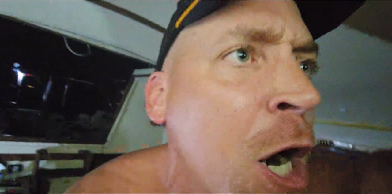 IP2 Stories - ZuesIRL VS CowBoy On Shoovys Boat