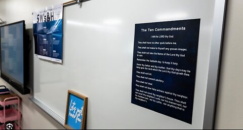 Clinton-Appointed Judge Orders Texas Schools to Remove Ten Commandments Displays