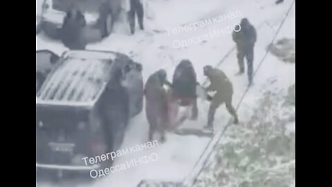 🇺🇦 Ukrainians are still coming together in large numbers