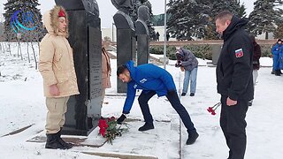 Vie du Donbass - La Jeune Garde de la RPD rend hommage à Motorola