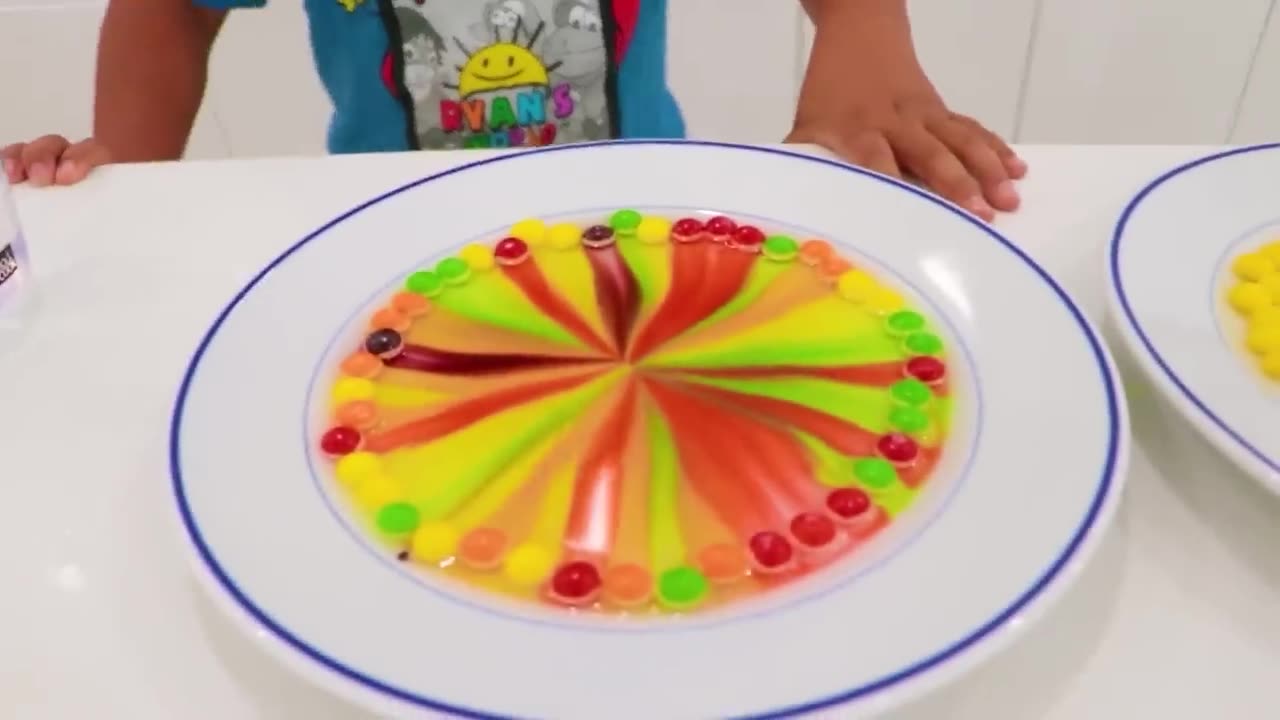 TOP 10 DIY Science Experiments for Kids to Do at Home with Ryan's World! 🧪🌟