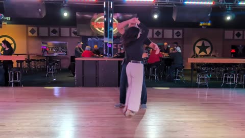 West Coast Swing @ Electric Cowboy with Wes Neese 20251109 190126147