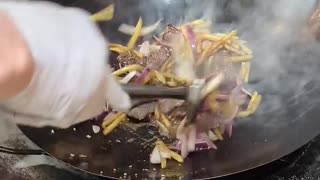 🥩 Lomo Saltado in NYC?! Chinese-Peruvian Fusion at Flor De Mayo 😋🔥