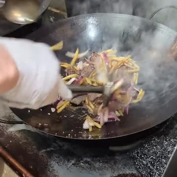 🥩 Lomo Saltado in NYC?! Chinese-Peruvian Fusion at Flor De Mayo 😋🔥