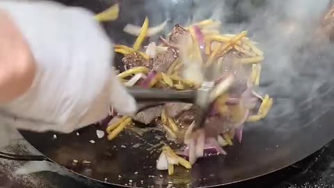 🥩 Lomo Saltado in NYC?! Chinese-Peruvian Fusion at Flor De Mayo 😋🔥