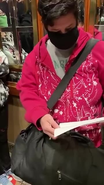 Racist White Woman in an elevator getting beaten up