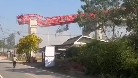 FUBAR Crane In Thialand Kills 32, More Injured