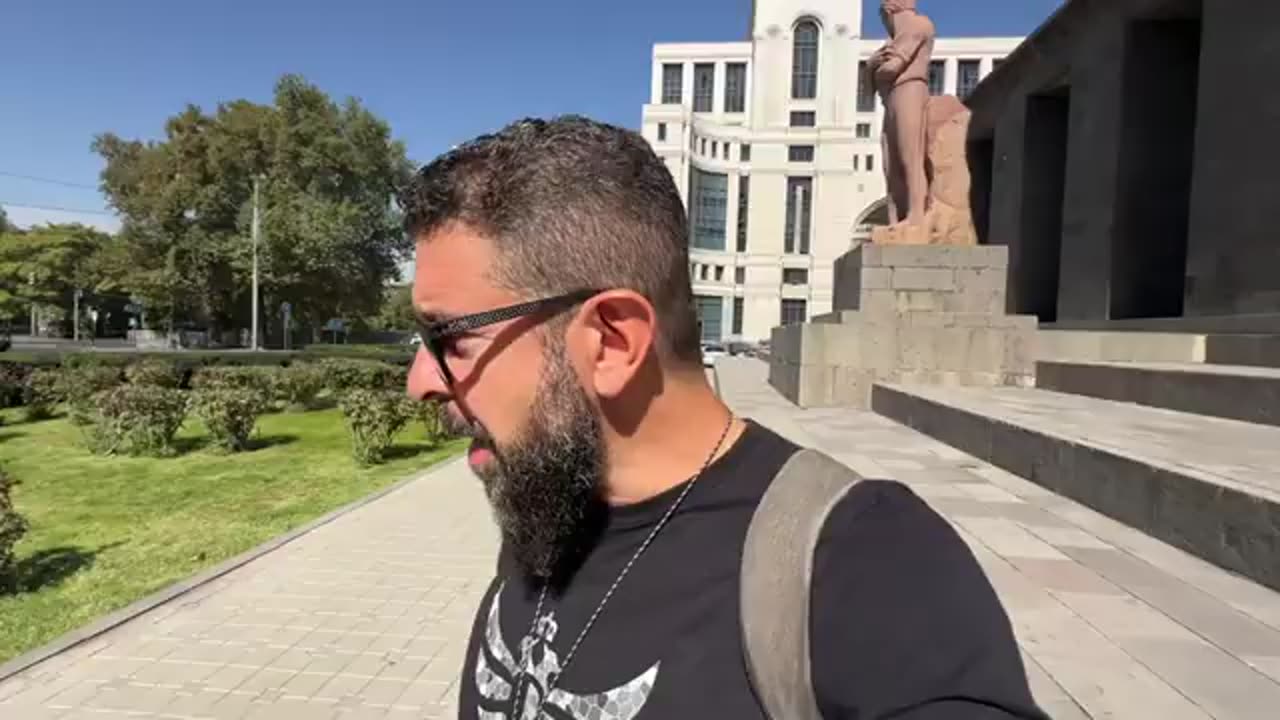 Vance, Kellogg; Tomahawk strikes Russia. Zelensky, $90B MEGA deal. EU wins Moldova. Swiss Digital ID