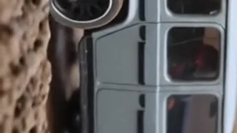 Handmade RC Benz G Wagon – it really drives