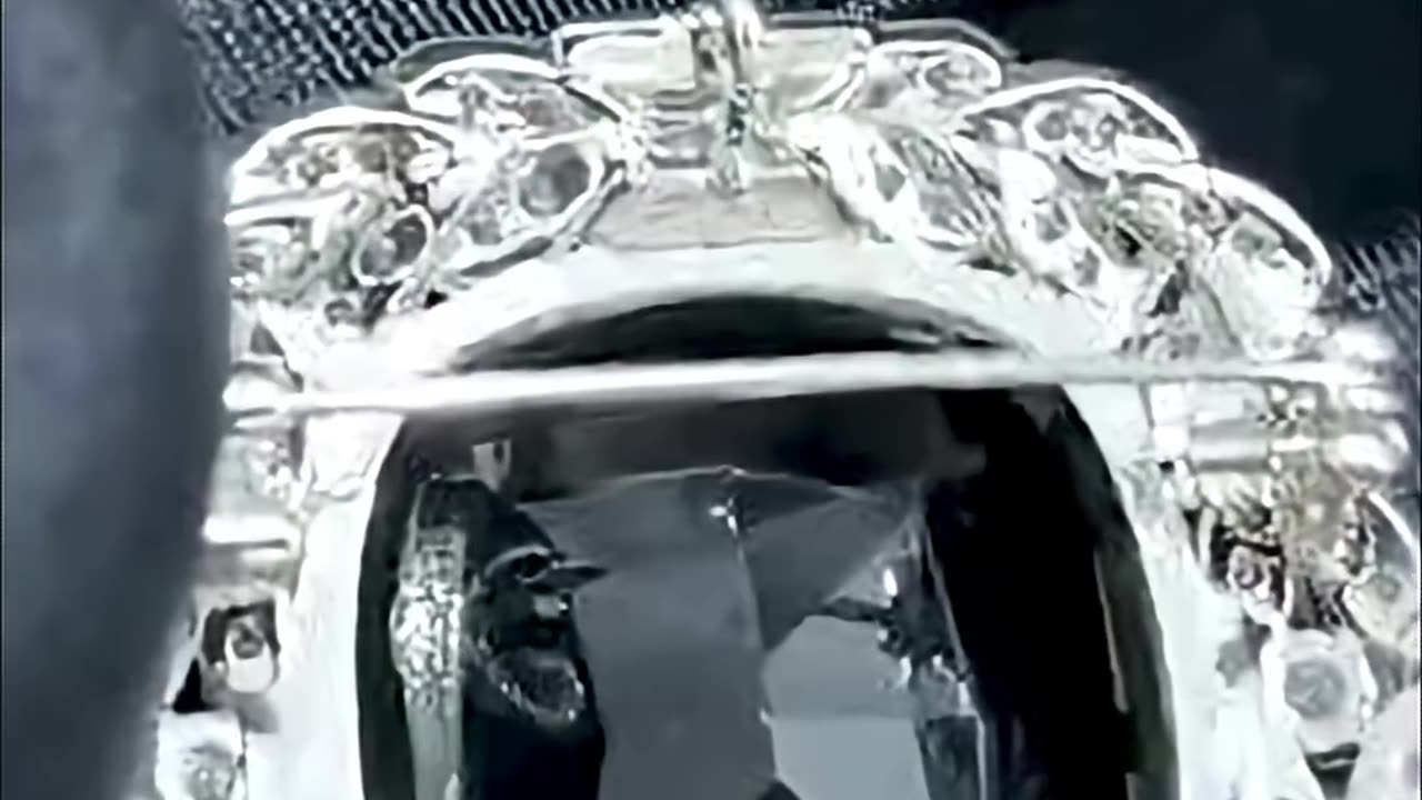 The Deadly Mystery of the Missing Diamonds — Free or with Trial!