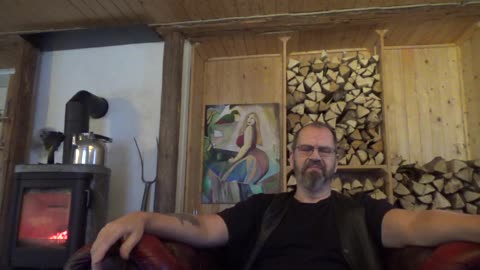 Sweating Bill Gates. Proud Mel Gibson. Pizza gate confirmed