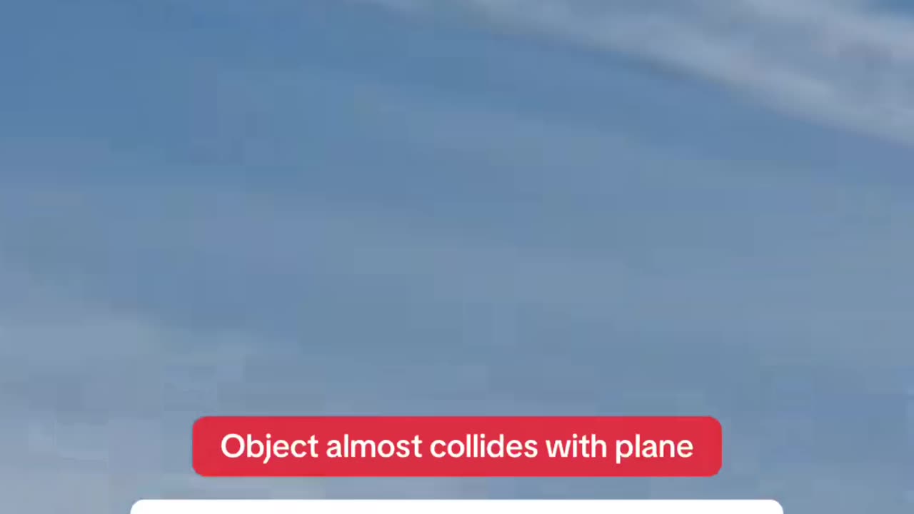 👽🏖️ MYSTERIOUS UFO Over Santa Eulália Beach! | TheTruthAbove