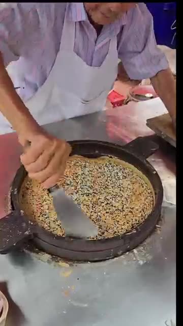 Only $0.3?! Grandpa’s Legendary Peanut Pancake Everyone Loves!