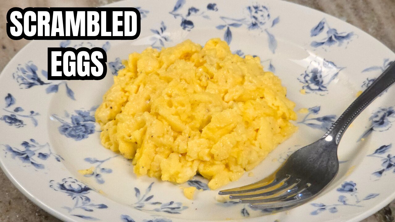 Fluffy & Creamy Scrambled Eggs