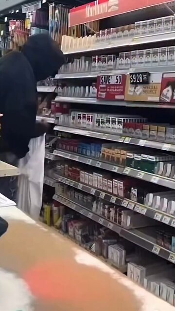 California Penal Code Section 459.5 defines theft of less than $950 as a misdemeanor