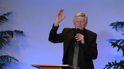Spiritual Encounters Are Increasing! | Mike Thompson LIVE (Sunday 10-5-25)