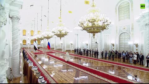 Putin se reúne con el presidente emiratí