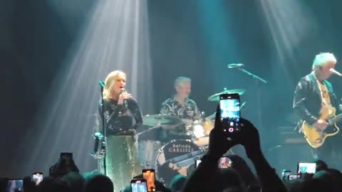 BELINDA CARLISLE - Heaven Is A Place On Earth