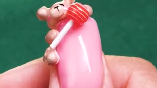 If adorable nails are your thing, this 3D teddy is next-level! 🐻💅🏻