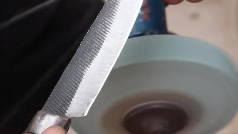Master the Art of Sharpening: How to Perfect Your Kitchen Knife Edge!