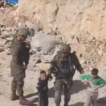 Occupation soldiers assault children in the Al-Kasara area, south of Hebron