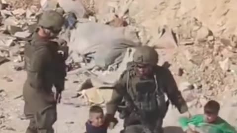 Occupation soldiers assault children in the Al-Kasara area, south of Hebron