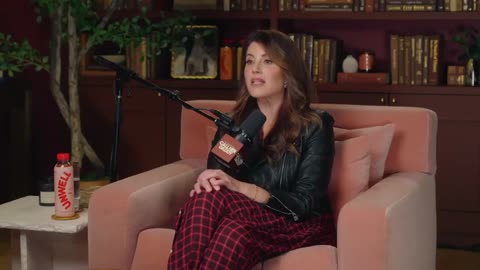 Monica Lewinsky mad Bill Clinton threw her under the [table]