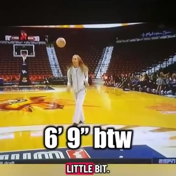 6'9" WNBA Brittney Griner unable to dunk in practice