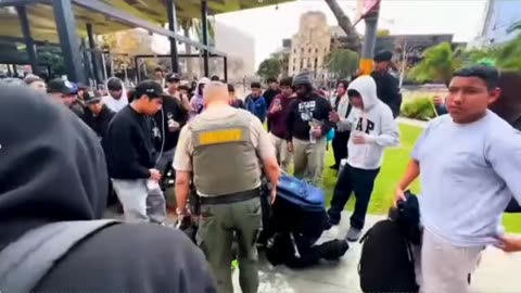 Protest In Los Angeles Turn Violent -- Protesters Against Protesters; Police Intervened