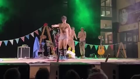 Vox Barcelona denuncia Corrupción infantil en las Vísperas de Navidad de parte del PSC español