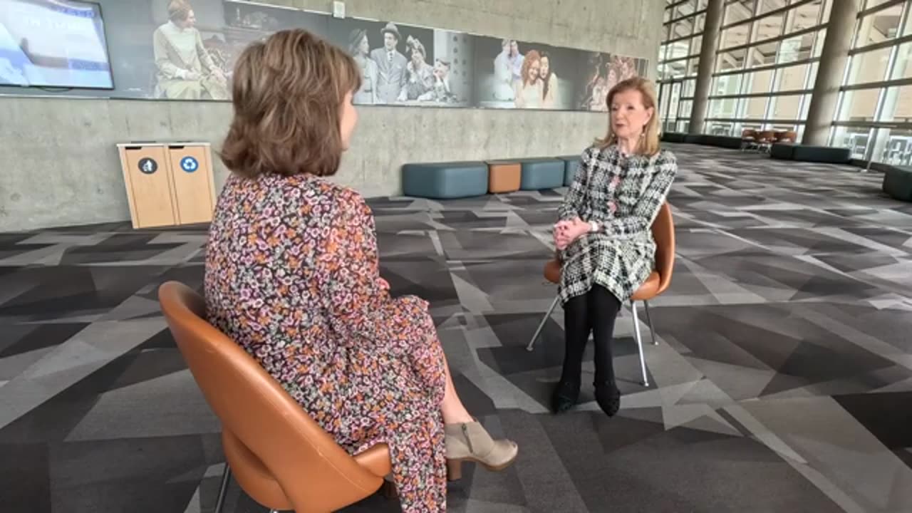 Arianna Huffington sharing message on burnout