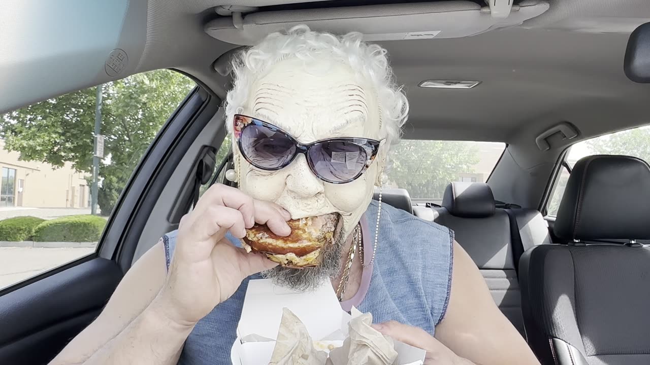 🍔 Granny Goatee reviews NEW Culver's Pretzel Haus Pub Burger!! 🍔