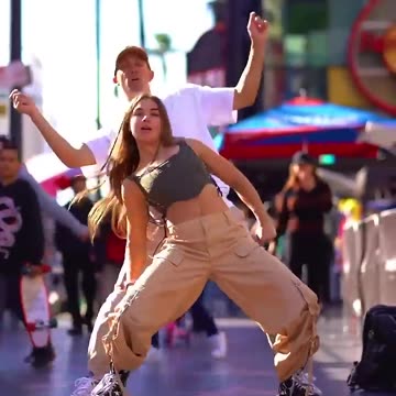 This dance stopped traffic 😳 Matt Steffanina & Enola Bedard