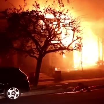 Crews battle Los Angeles Palisades Wildfires