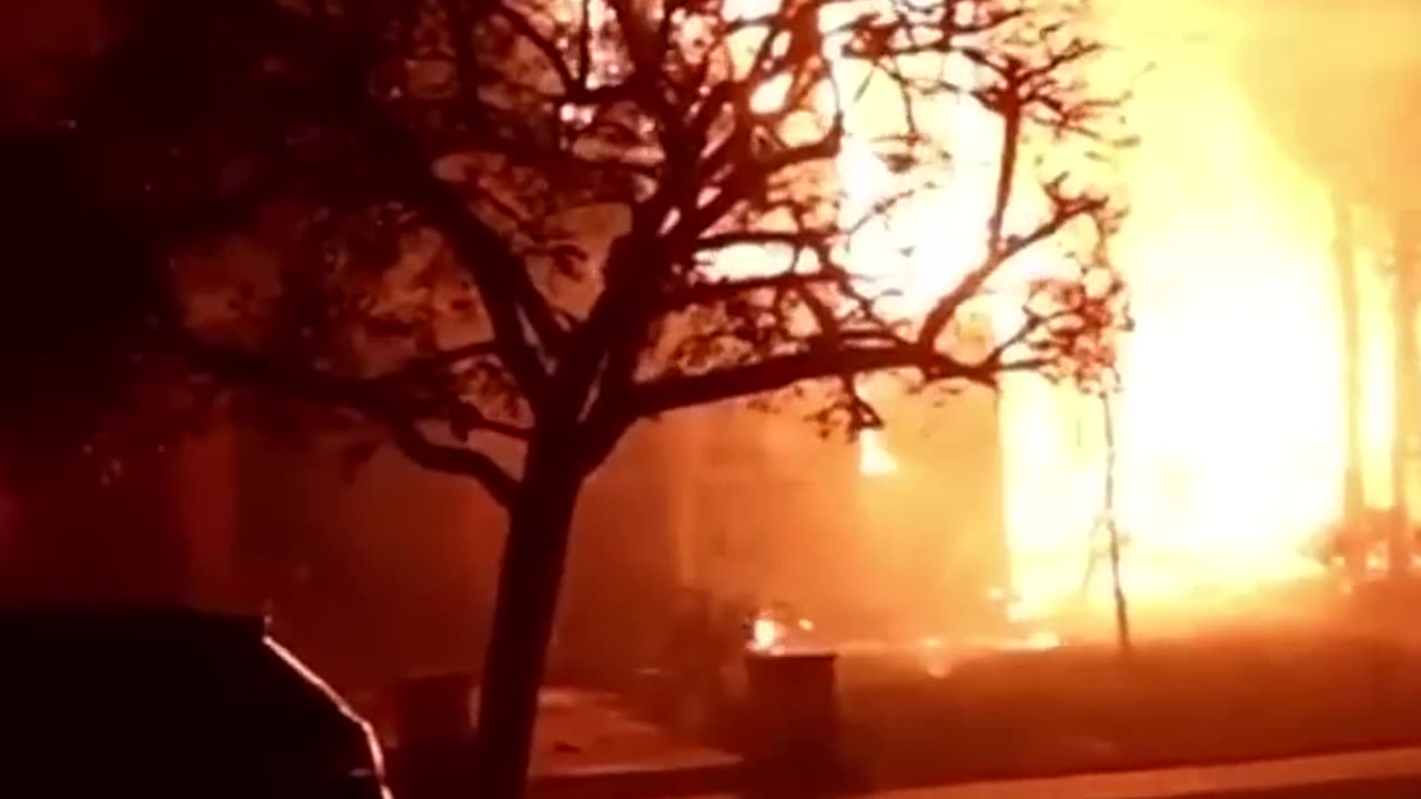 Crews battle Los Angeles Palisades Wildfires