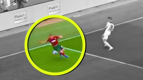When Neymar Teaches Football 🤩