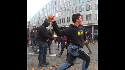 Protesta de agricultores en Bruselas termina con gases lacrimógenos y choques