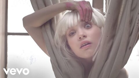 Sia - Chandelier (oficial video)