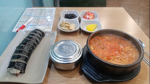 Food) 25.3.6 After work... Kimbop and spicy fish roe soup.김밥과 알탕.