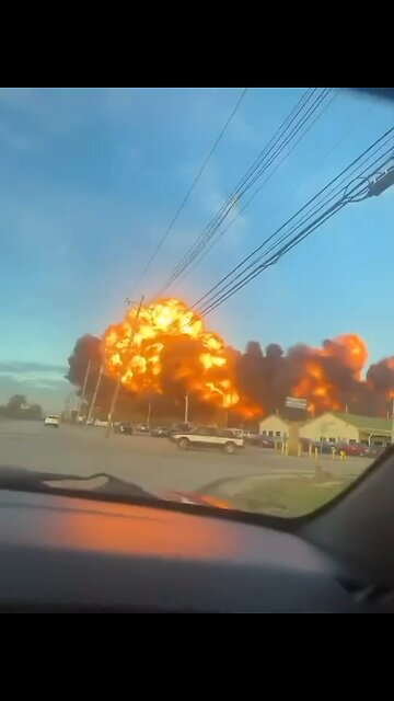 Multiple massive explosions rock Louisville in Kentucky after UPS