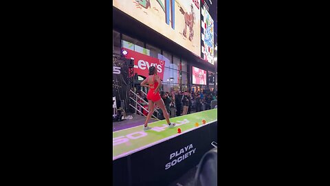 TIMES SQUARE LONG JUMP