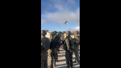 🚨Israel raises flag at symbolic Syrian site in Quneitra