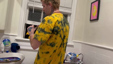 Ep. 976 "Sittin Sideways" by Patrick Henry The Batman