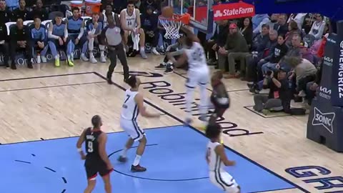 NBA - This Jalen Green euro-step rip through was TOUGH.😮‍💨