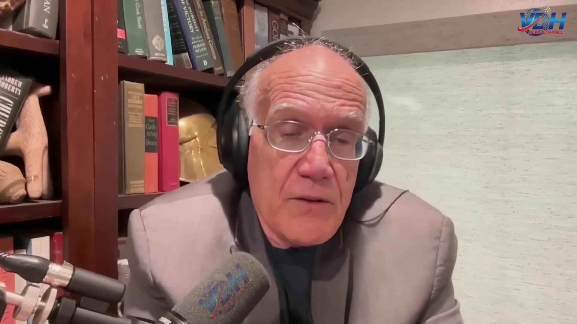 PDJT ready to kick Ilhan Omar OUT After "Fraud" Admission | Victor Davis Hanson