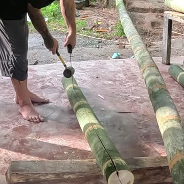 Using a Filipino Sundang to Split Bamboo! 🔪 | Expat Life in the Philippines 🇵🇭