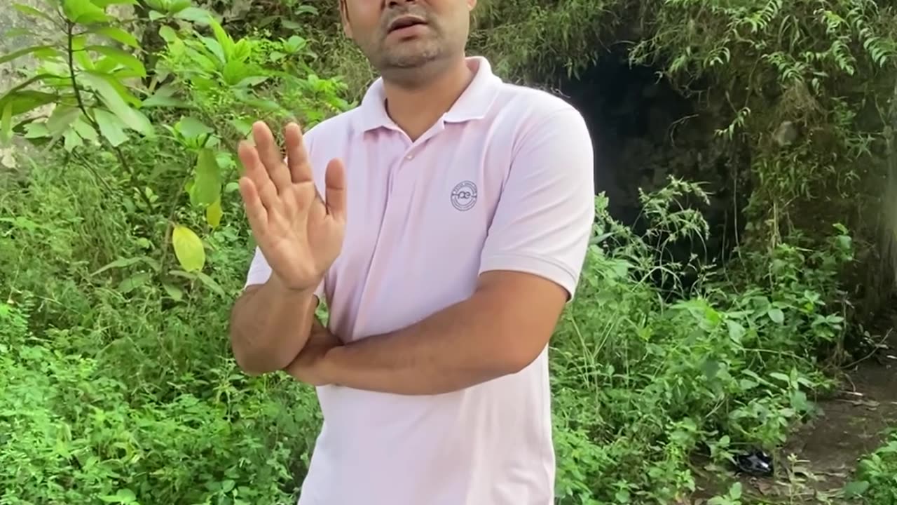 Tumhari girlfriend hai 😅 #comedy #funny #shortsfeed