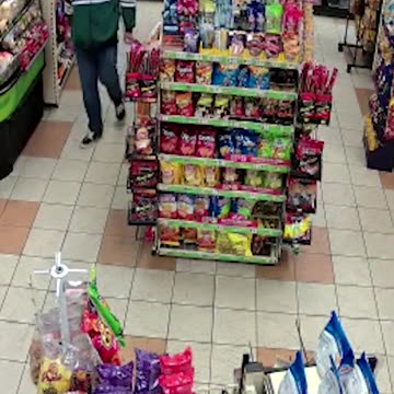 Nick Reiner buying drink at gas station moments before his ..
